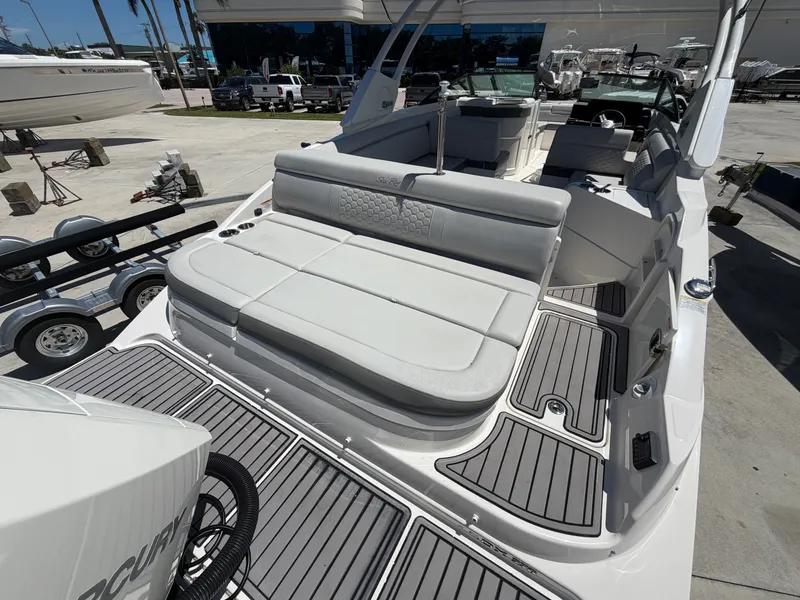 Slide: The Image of Sea Ray 270 SDX OB 2022 - 7