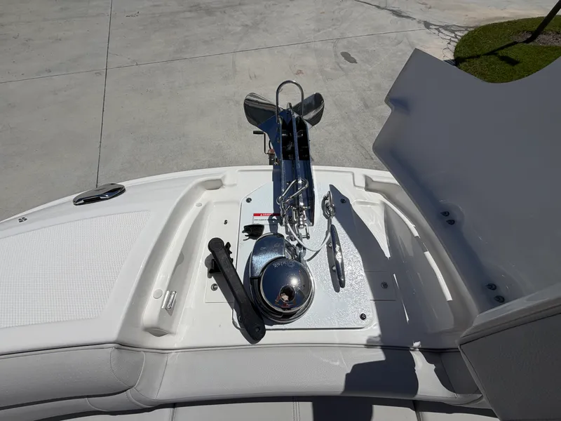 Slide: The Image of Sea Ray 270 SDX OB 2022 - 24