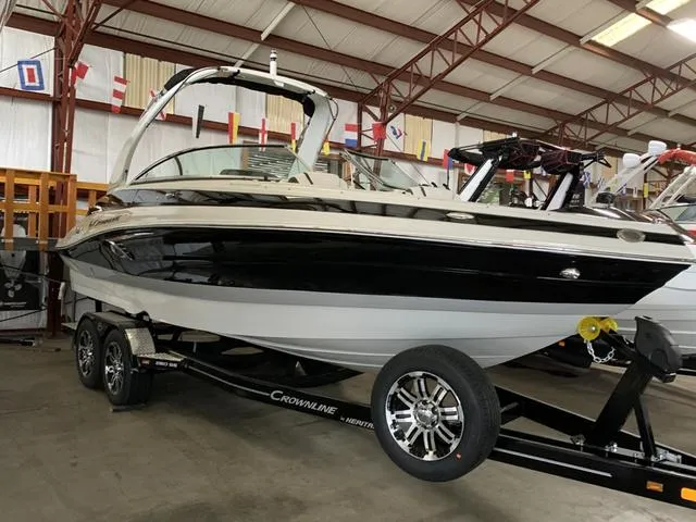 Slide: The Image of Crownline Boats 260 SS 2024 - 28