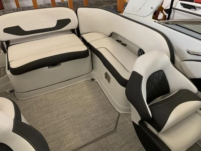 Slide: The Image of Crownline Boats 260 SS 2024 - 33