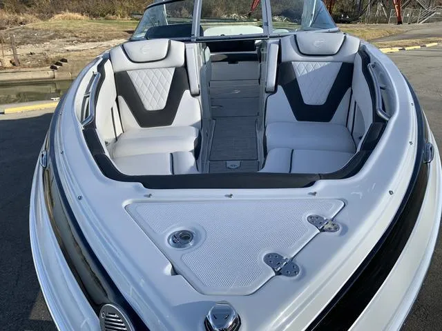 Slide: The Image of Crownline Boats 260 SS 2024 - 8