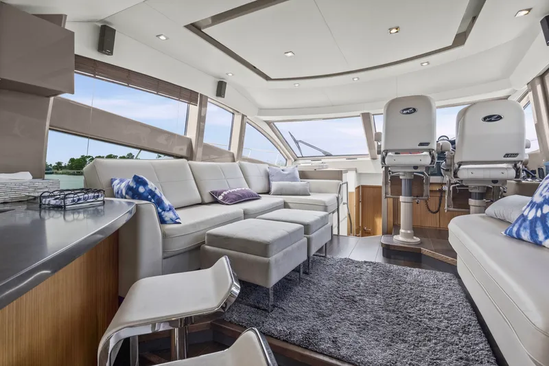 Slide: The Image of Sea Ray L 550 2018 - 12