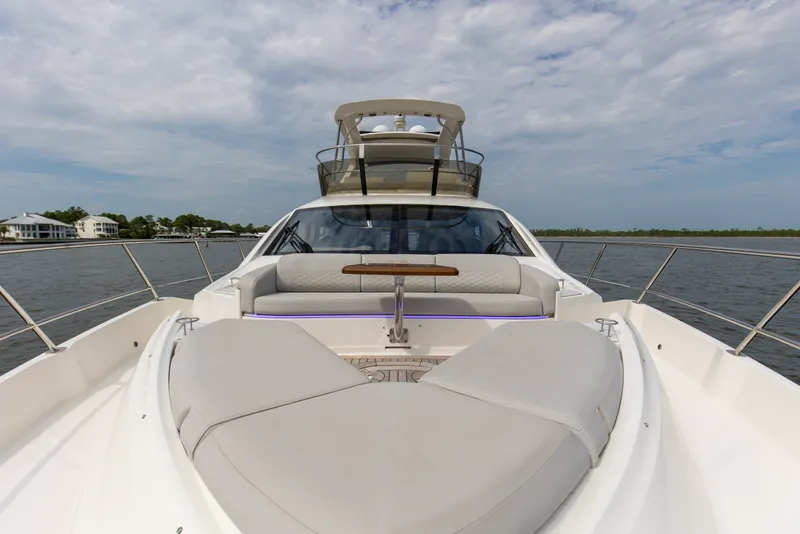 Slide: The Image of Sea Ray L 550 2018 - 38