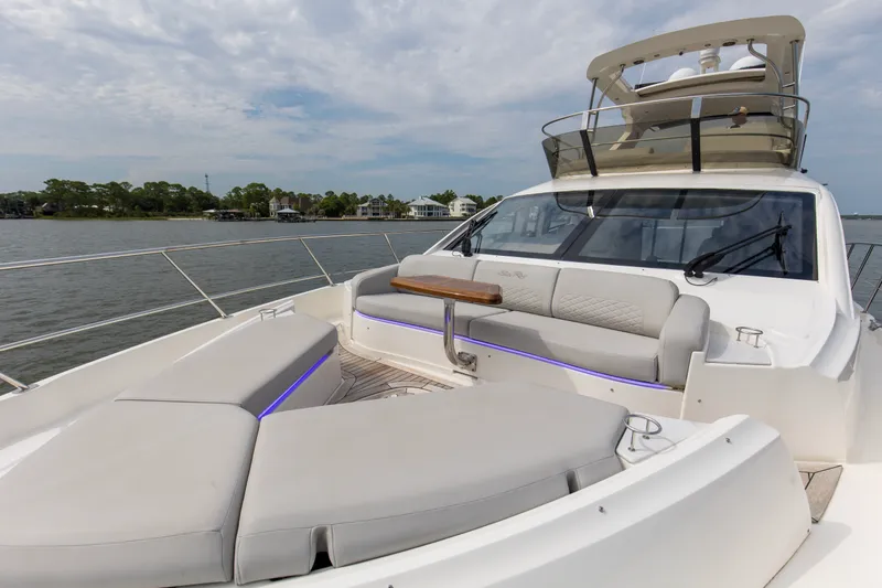 Slide: The Image of Sea Ray L 550 2018 - 39
