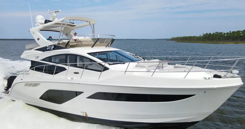 The Image of Sea Ray L 550 2018 - 4