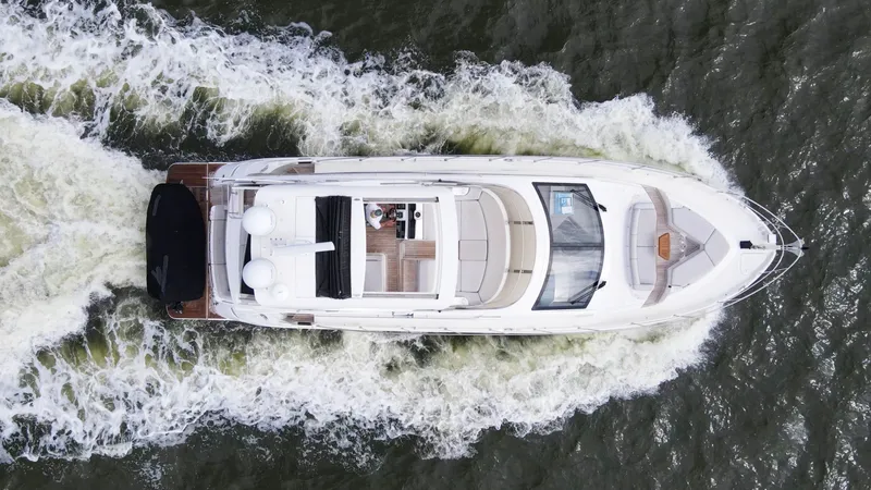 Slide: The Image of Sea Ray L 550 2018 - 3