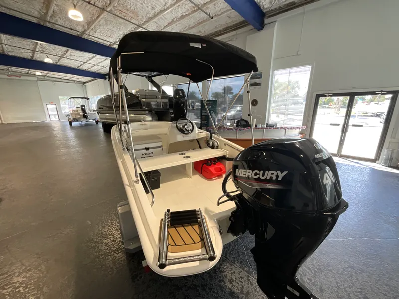 Slide: The Image of Boston Whaler 130 Super Sport 2027 - 7