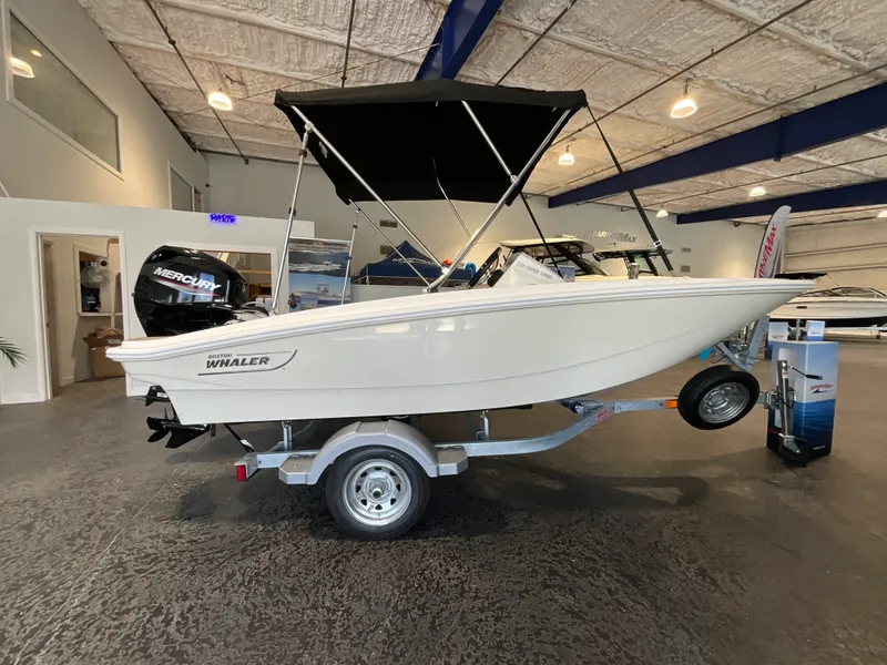 The Image of Boston Whaler 130 Super Sport 2027 - 0