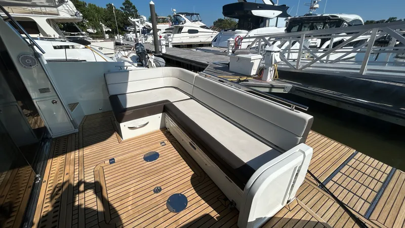 Slide: The Image of Galeon 430 HTC 2018 - 14