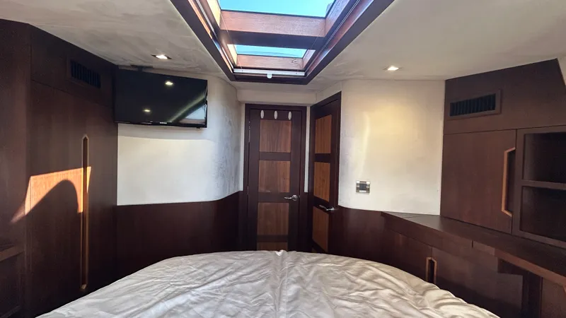 Slide: The Image of Galeon 430 HTC 2018 - 41