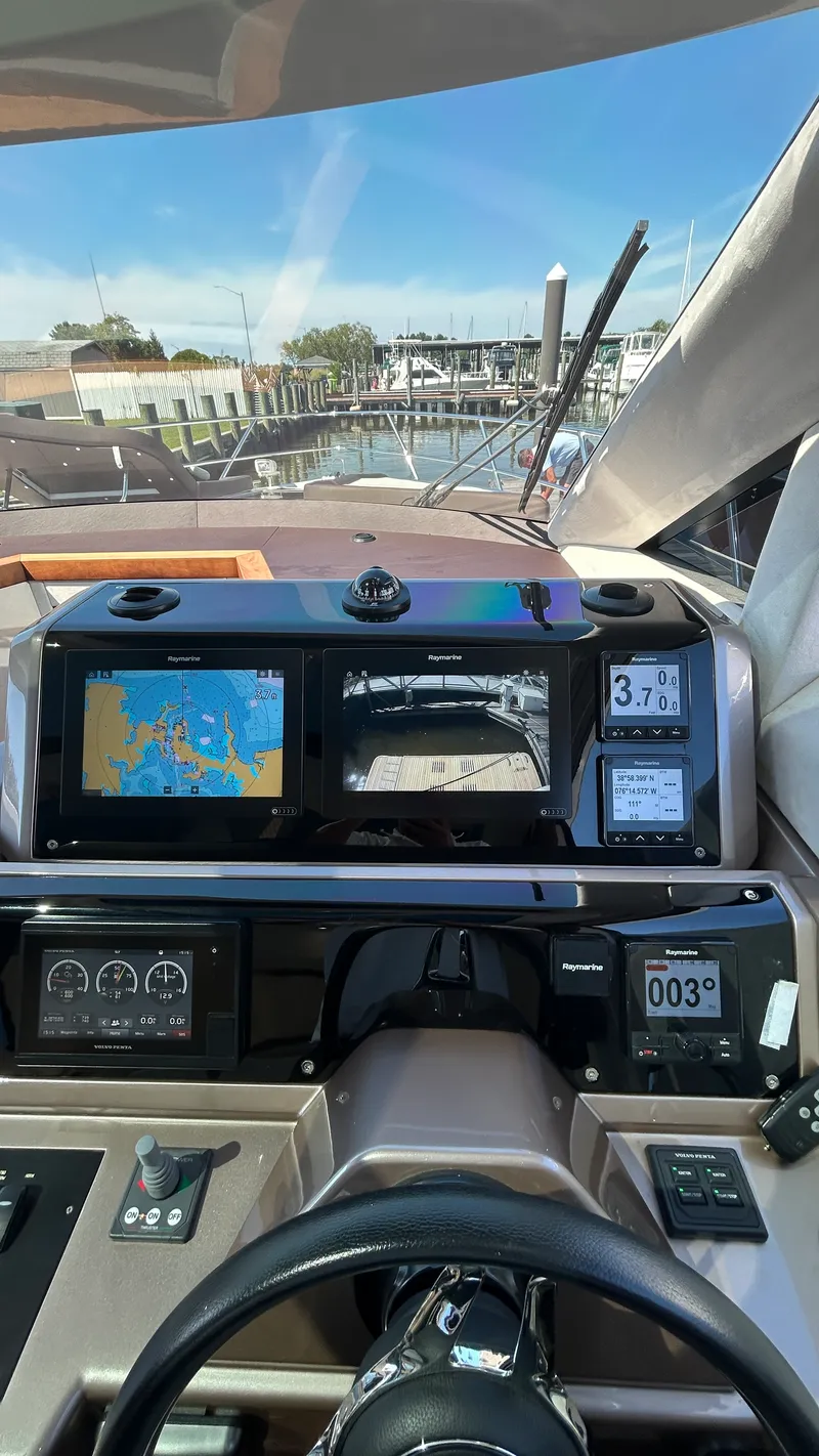 Slide: The Image of Galeon 430 HTC 2018 - 38