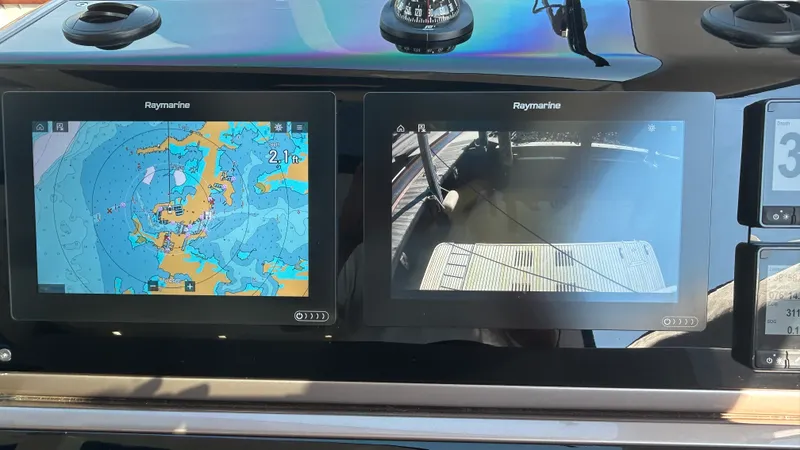 Slide: The Image of Galeon 430 HTC 2018 - 28