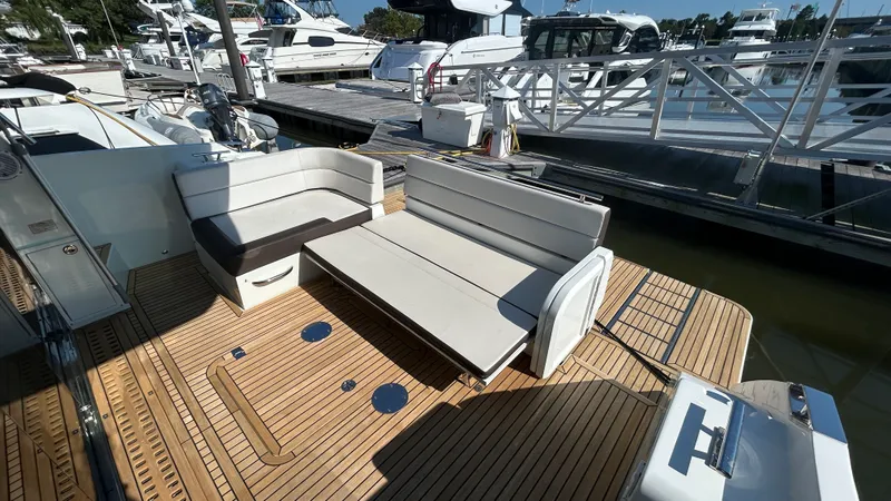 Slide: The Image of Galeon 430 HTC 2018 - 13