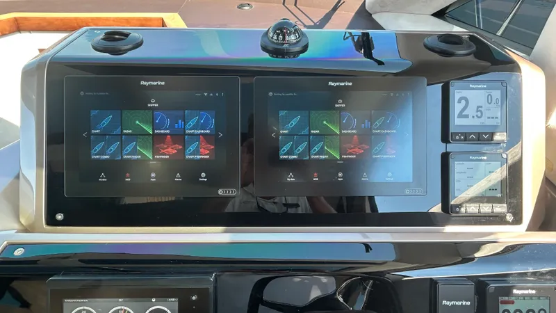 Slide: The Image of Galeon 430 HTC 2018 - 30