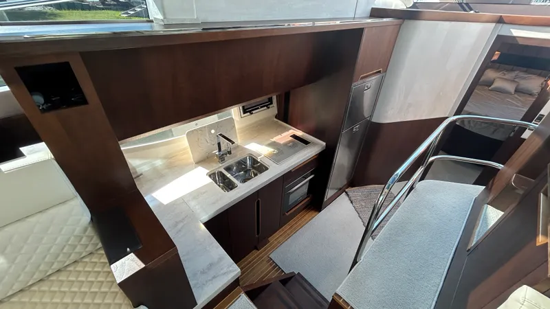 Slide: The Image of Galeon 430 HTC 2018 - 20