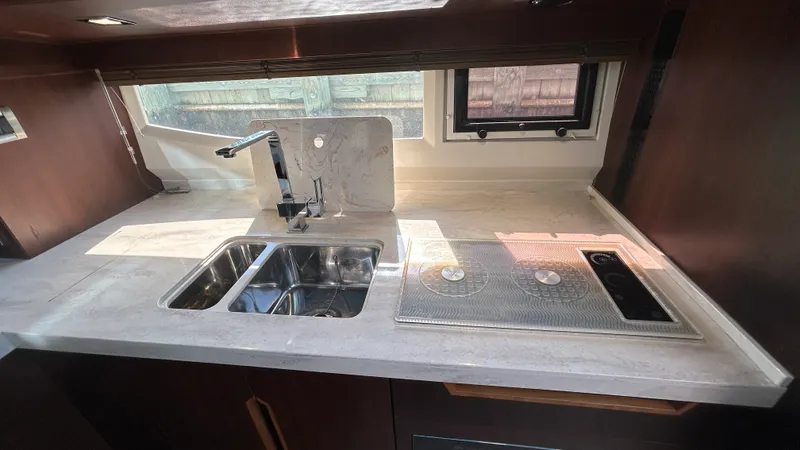 Slide: The Image of Galeon 430 HTC 2018 - 22