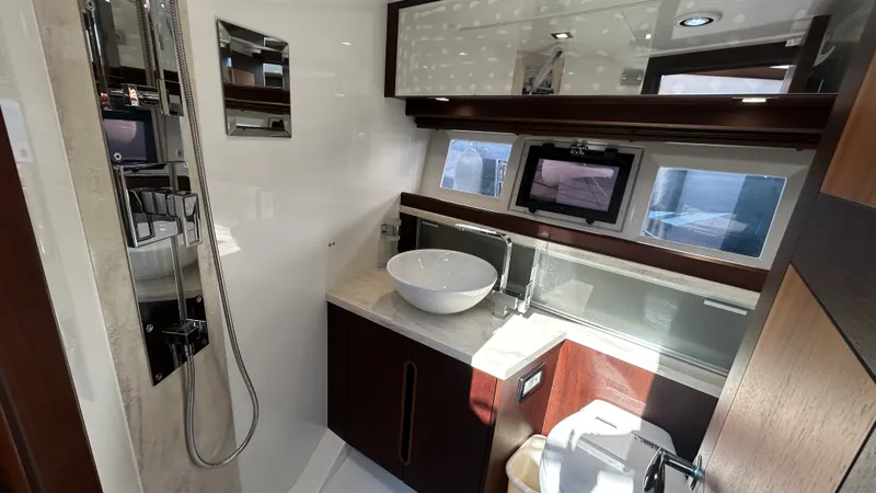 Slide: The Image of Galeon 430 HTC 2018 - 49