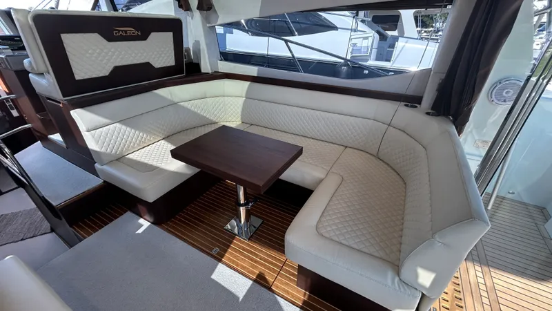 Slide: The Image of Galeon 430 HTC 2018 - 17