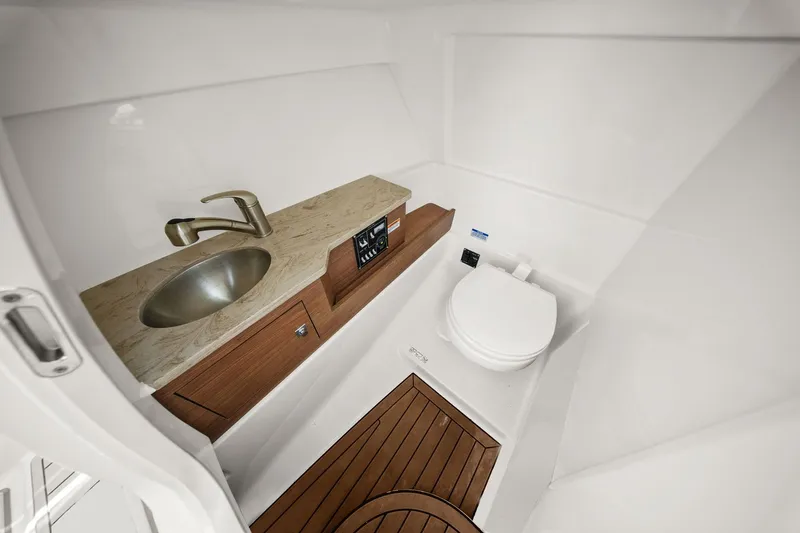 Slide: The Image of Boston Whaler 280 VANTAGE 2022 - 66