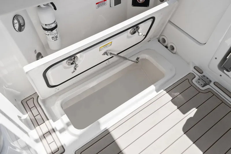 Slide: The Image of Boston Whaler 280 VANTAGE 2022 - 59