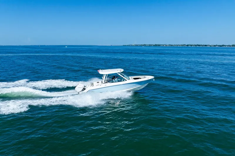 Slide: The Image of Boston Whaler 280 VANTAGE 2022 - 13