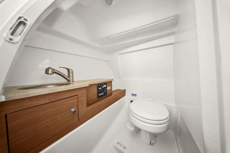 Slide: The Image of Boston Whaler 280 VANTAGE 2022 - 65