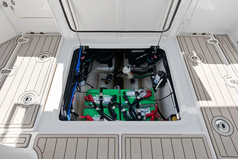 Slide: The Image of Boston Whaler 280 VANTAGE 2022 - 58