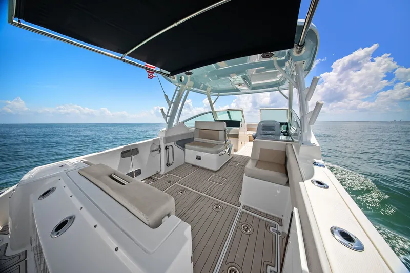 Slide: The Image of Boston Whaler 280 VANTAGE 2022 - 64