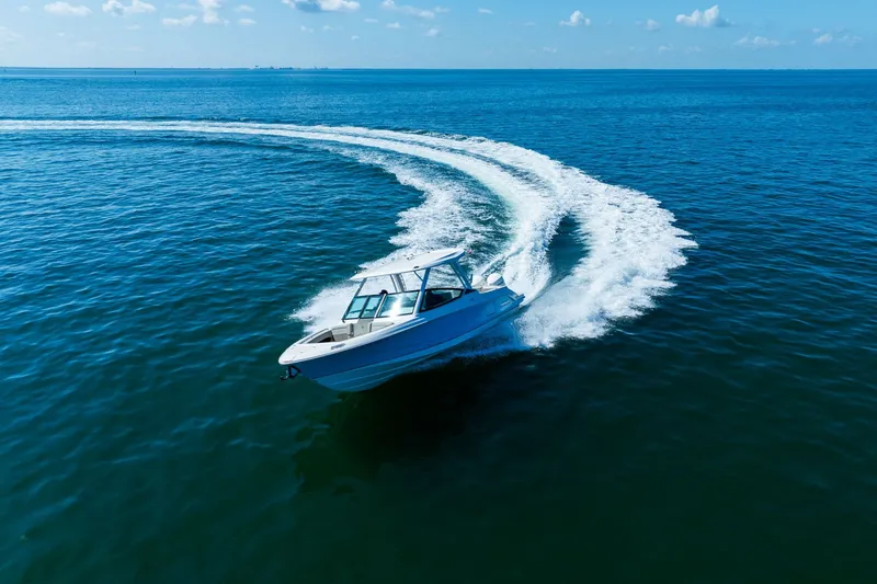 Slide: The Image of Boston Whaler 280 VANTAGE 2022 - 10
