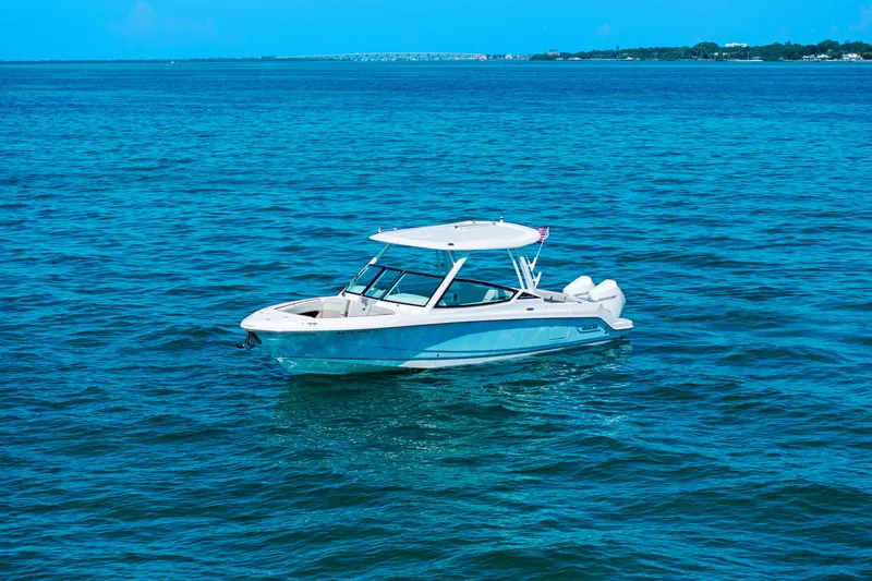 Slide: The Image of Boston Whaler 280 VANTAGE 2022 - 24