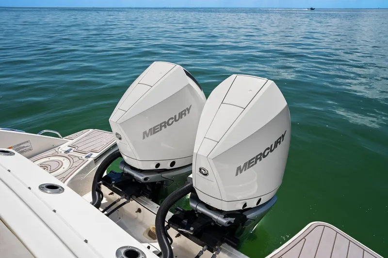 Slide: The Image of Boston Whaler 280 VANTAGE 2022 - 55