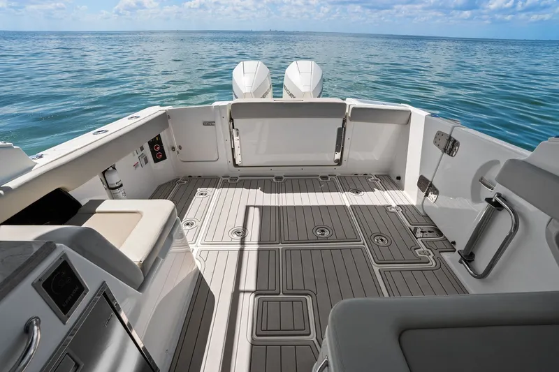 Slide: The Image of Boston Whaler 280 VANTAGE 2022 - 51