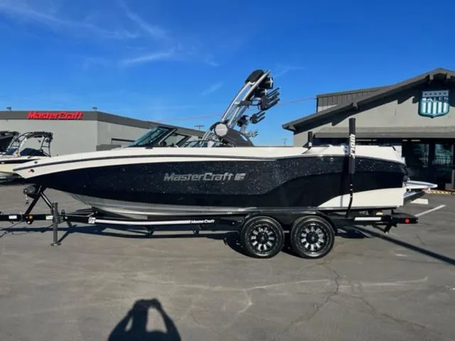 Slide: The Image of MasterCraft XT24 2024 - 8