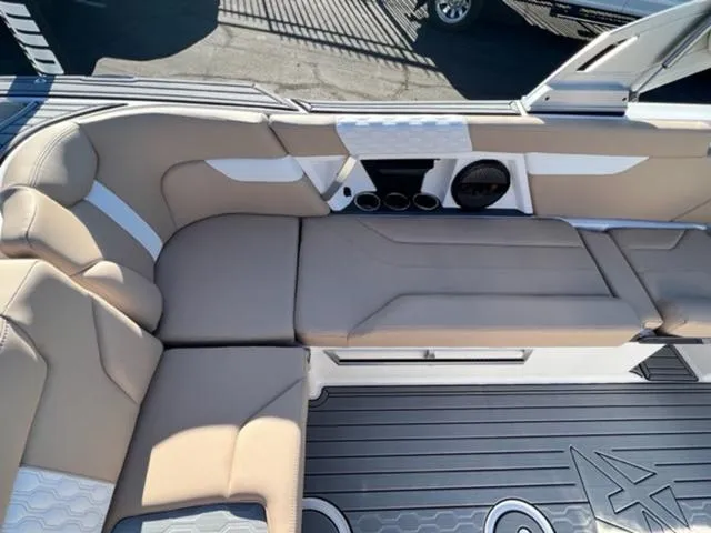 Slide: The Image of MasterCraft XT24 2024 - 11