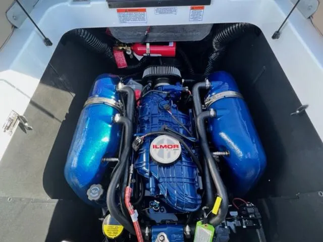 Slide: The Image of MasterCraft XT24 2024 - 16