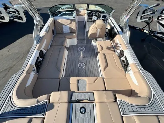 Slide: The Image of MasterCraft XT24 2024 - 8