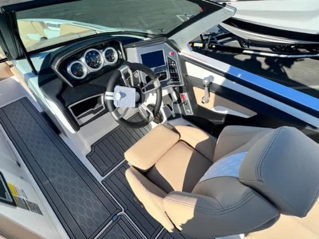 Slide: The Image of MasterCraft XT24 2024 - 9