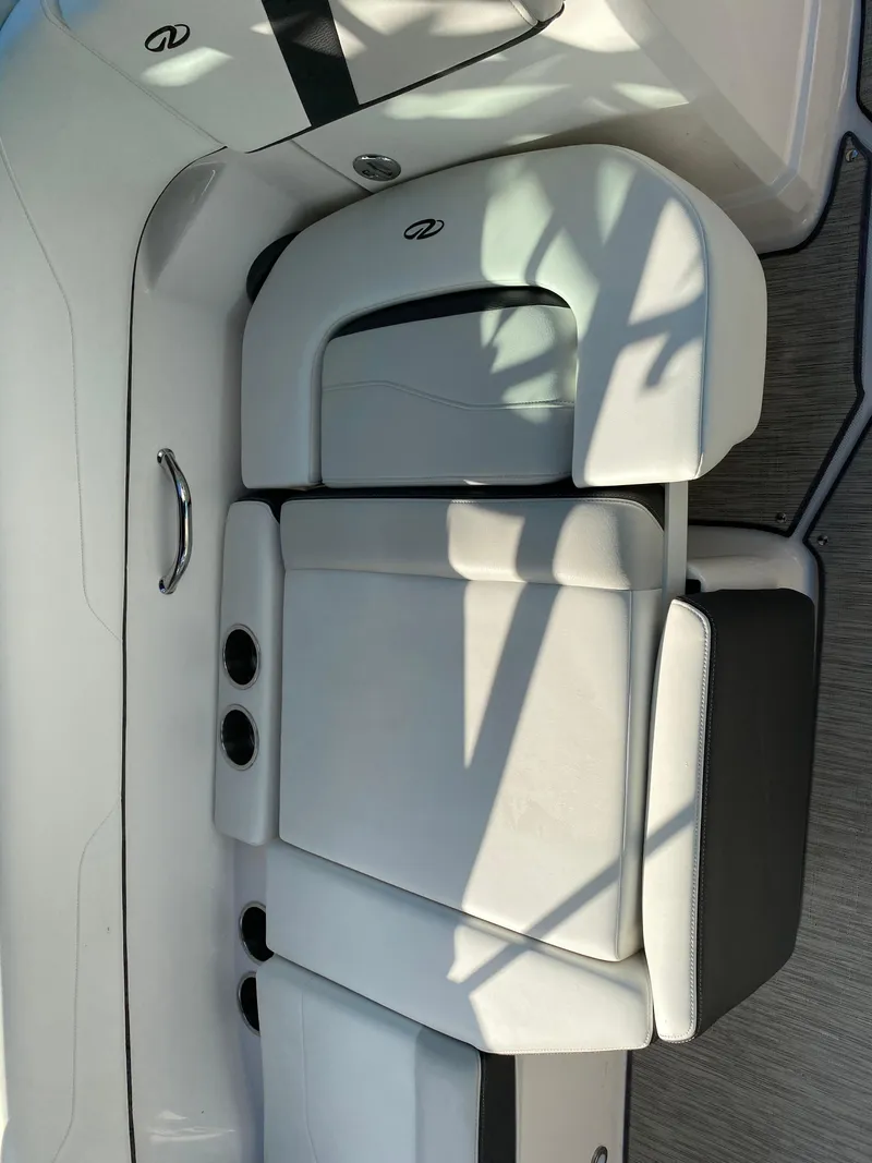 Slide: The Image of Regal 22 FasDeck 2017 - 51