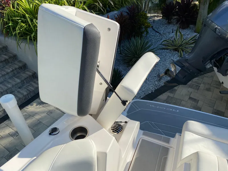 Slide: The Image of Regal 22 FasDeck 2017 - 59