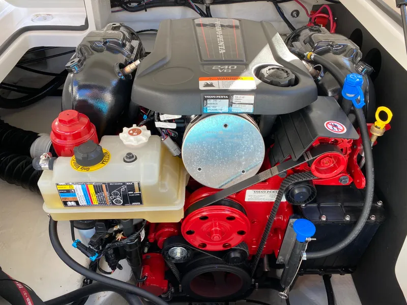 Slide: The Image of Regal 22 FasDeck 2017 - 60