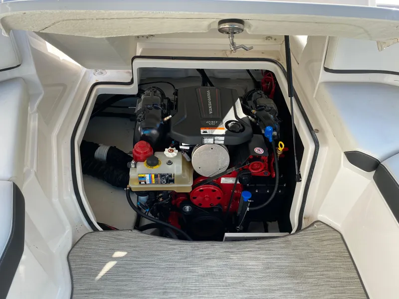 Slide: The Image of Regal 22 FasDeck 2017 - 71