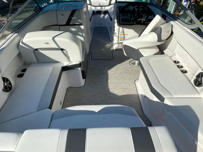 Slide: The Image of Regal 22 FasDeck 2017 - 72