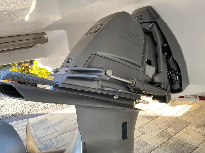 Slide: The Image of Regal 22 FasDeck 2017 - 81