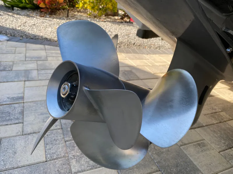 Slide: The Image of Regal 22 FasDeck 2017 - 82