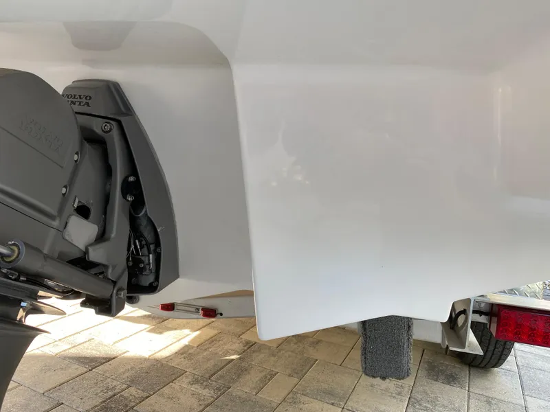 Slide: The Image of Regal 22 FasDeck 2017 - 83