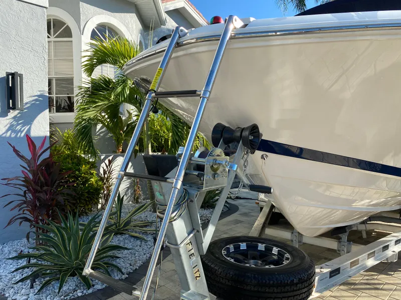 Slide: The Image of Regal 22 FasDeck 2017 - 86