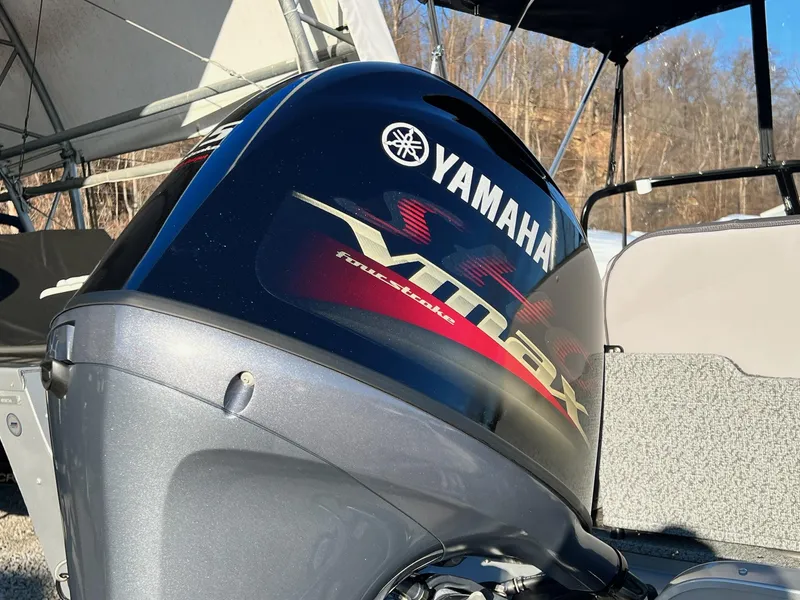 Slide: The Image of 2024 Starweld 18 Fusion boat with Yamaha VMAX outboard motor. - 2