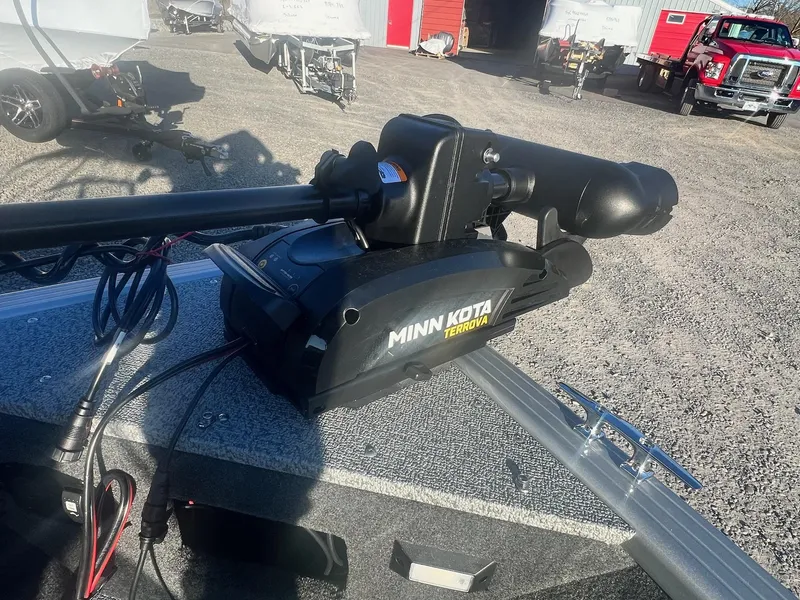 Slide: The Image of Minn Kota Terrova trolling motor on a 2024 Starweld 18 Fusion boat. - 25