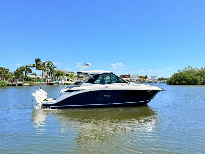 Slide: The Image of Sea Ray Sundancer 320 Outboard 2026 - 13