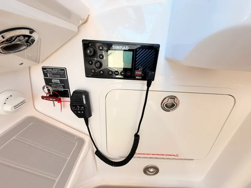 Slide: The Image of Sea Ray Sundancer 320 Outboard 2026 - 53